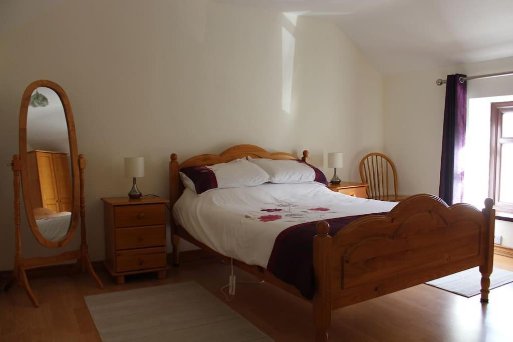 4 Bedroom Traditional Irish Farm House Killybegs ドネゴール エクステリア 写真