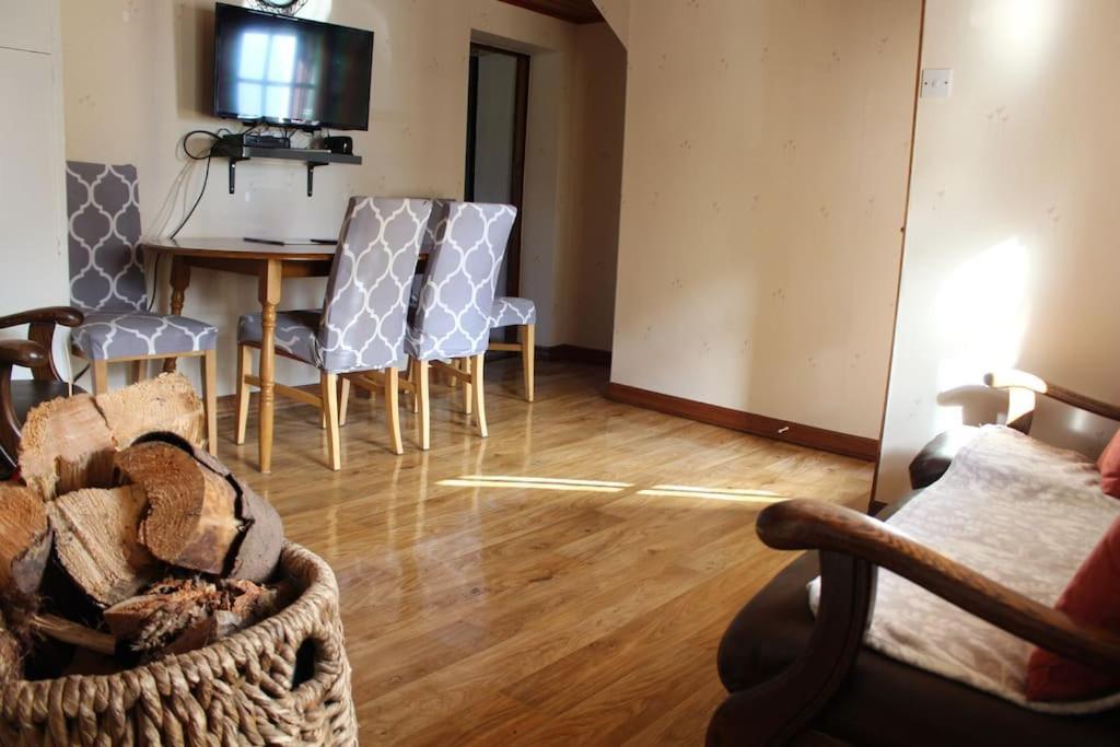 4 Bedroom Traditional Irish Farm House Killybegs ドネゴール エクステリア 写真