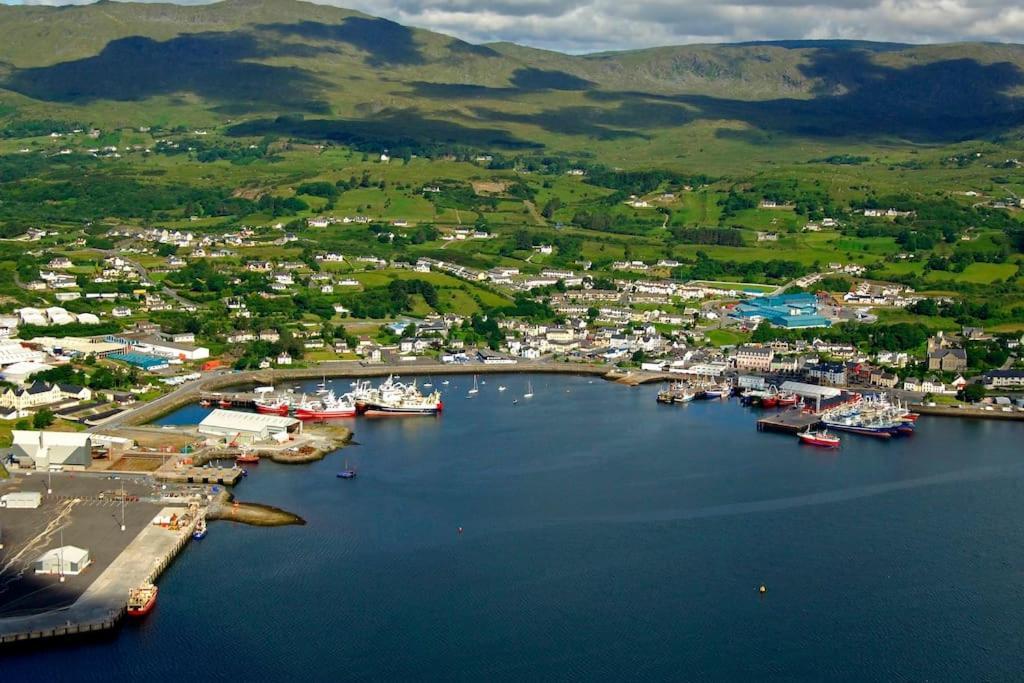 4 Bedroom Traditional Irish Farm House Killybegs ドネゴール エクステリア 写真