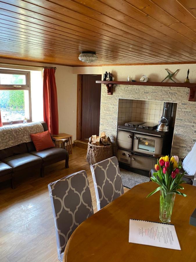 4 Bedroom Traditional Irish Farm House Killybegs ドネゴール エクステリア 写真