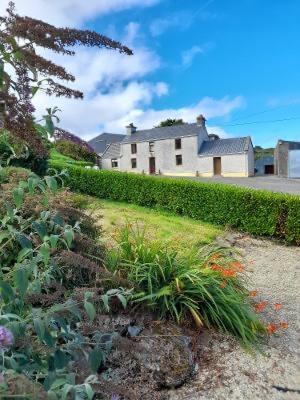 4 Bedroom Traditional Irish Farm House Killybegs ドネゴール エクステリア 写真