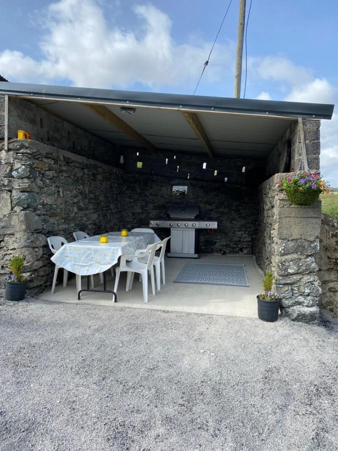 4 Bedroom Traditional Irish Farm House Killybegs ドネゴール エクステリア 写真